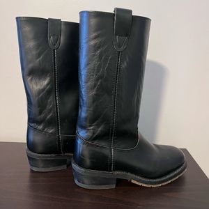 Black Aeroglide Cowboy/Work boots. Mens 7 womens 9